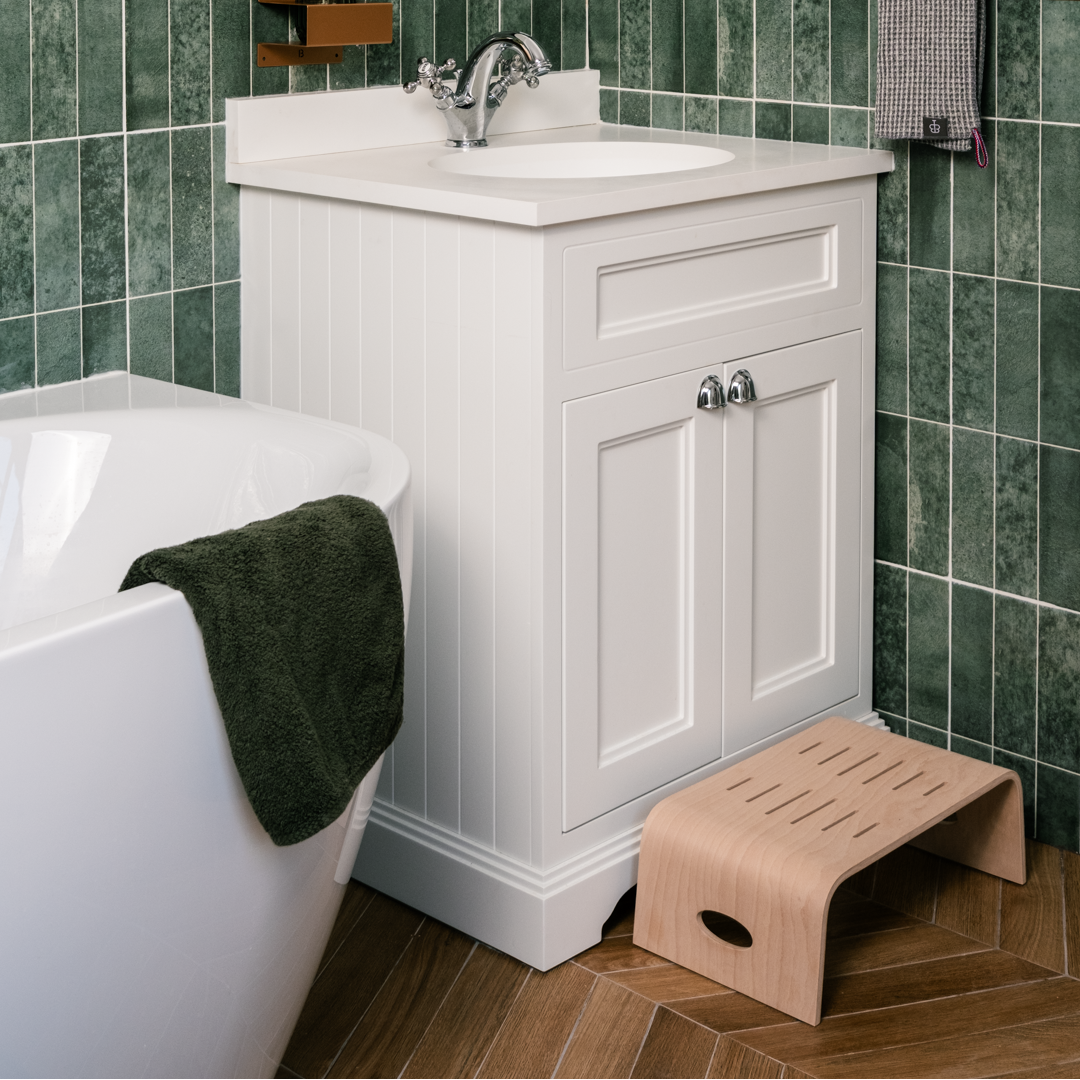 marche pied en bois pour salle de bain lavabo évier enfant